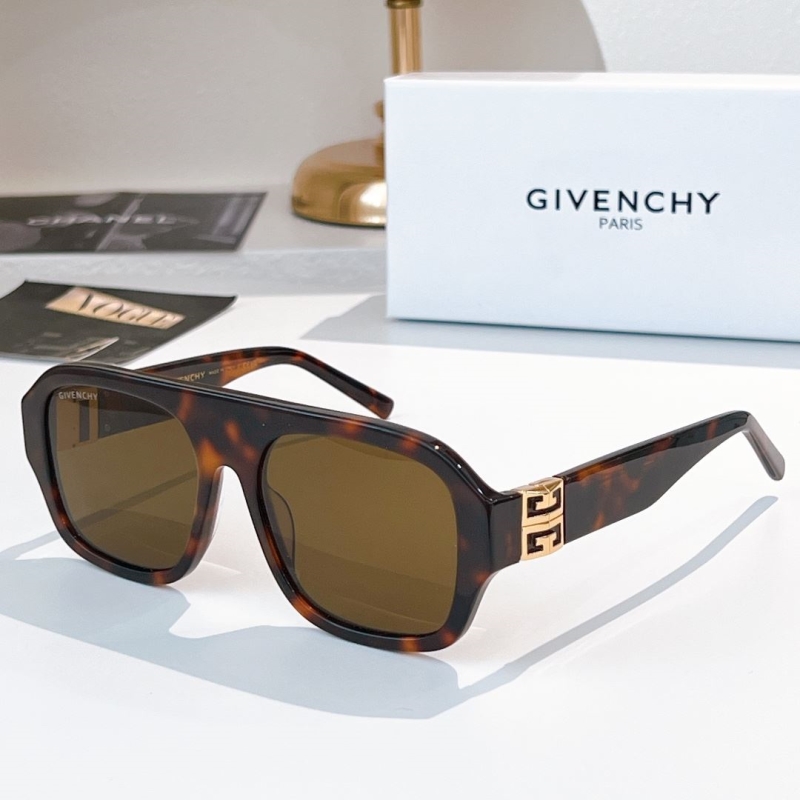 GIVENCHY